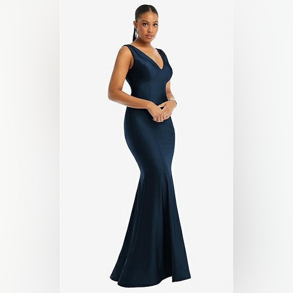 Cynthia Sahar SHIRRED SHOULDER STRETCH SATIN MERMAID DRESS SLIGHT TRAIN MIDNIGHT - Picture 4 of 8